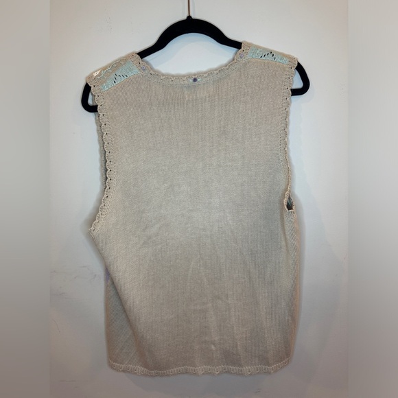 Alfred Dunner women’s knit pastel vest with florals, size small - Picture 4 of 4